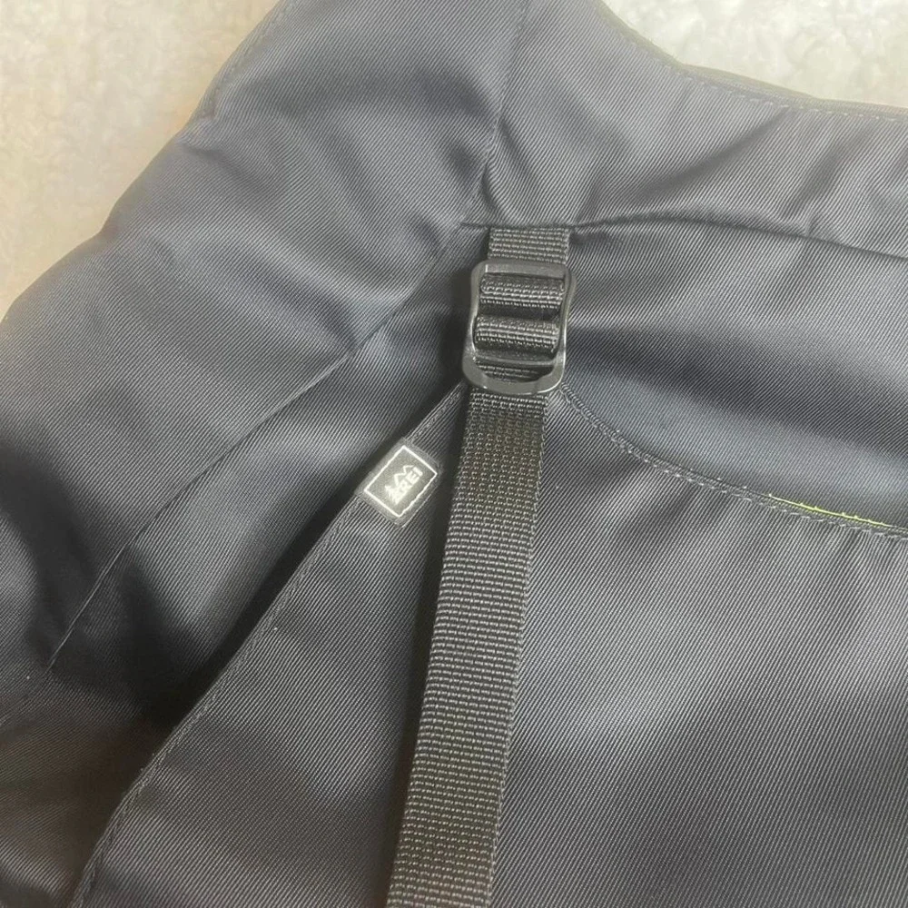 REI black‎ duffle bag nylon tote hiking utility bag